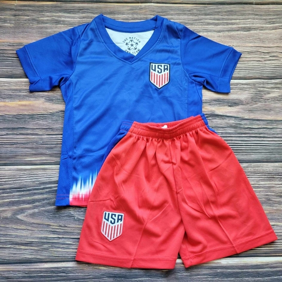 USA Home kid's soccer uniform - Picture 1 of 2
